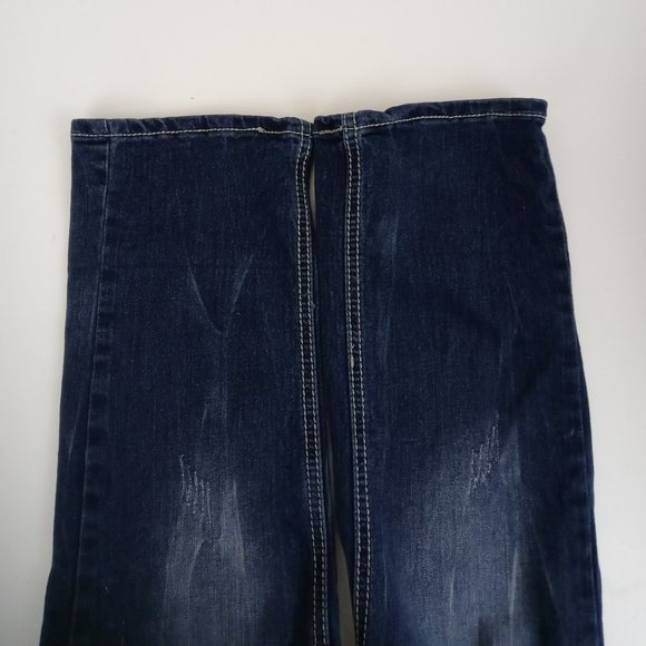 Red Rivet White Washed Ripped Capri's Size 11 - Picture 9 of 11